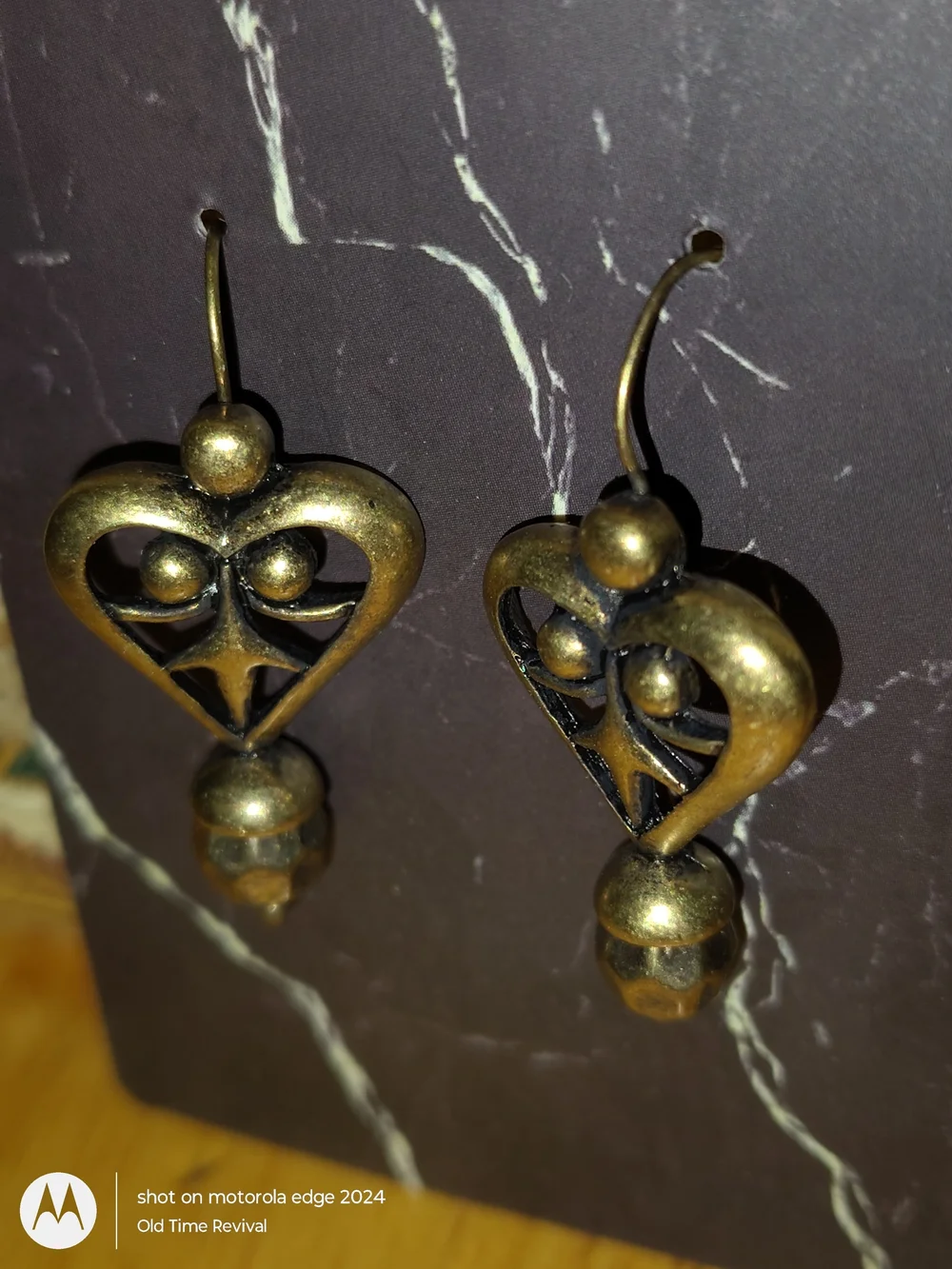 Vintage Heart Cutout Dangle Earrings Gold Tone Boho Retro Aesthetic
